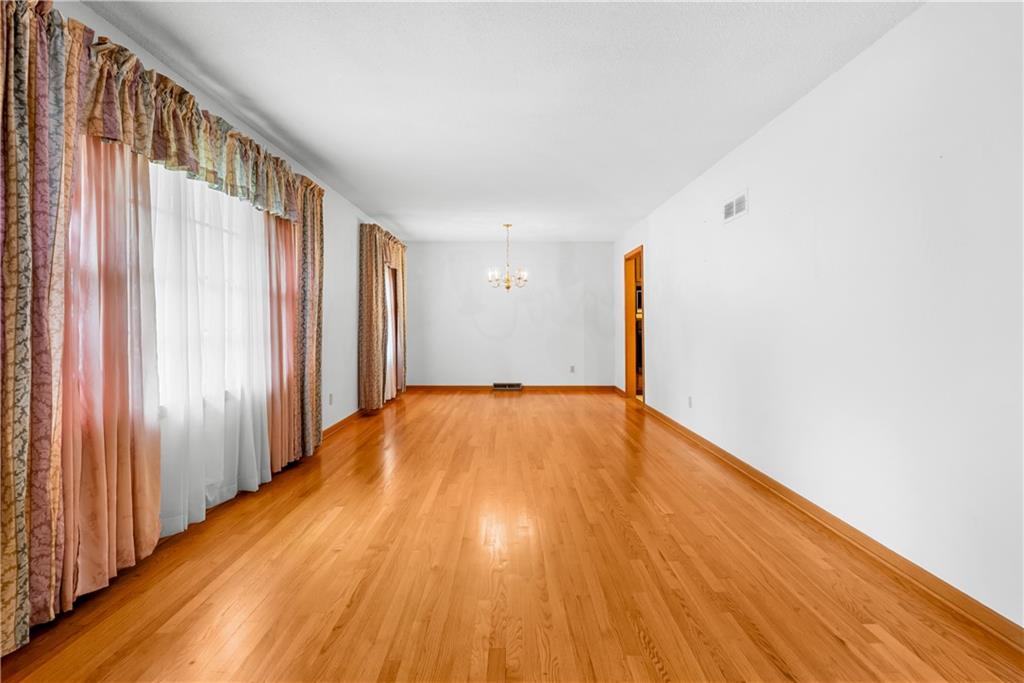 17205 E 28th Terrace Property Photo 3