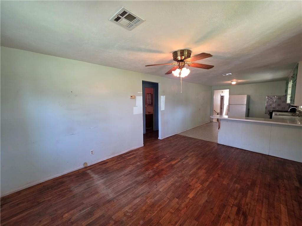 307 W Carman Road Property Photo 6