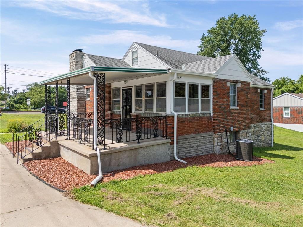 8318 State Avenue Property Photo 4