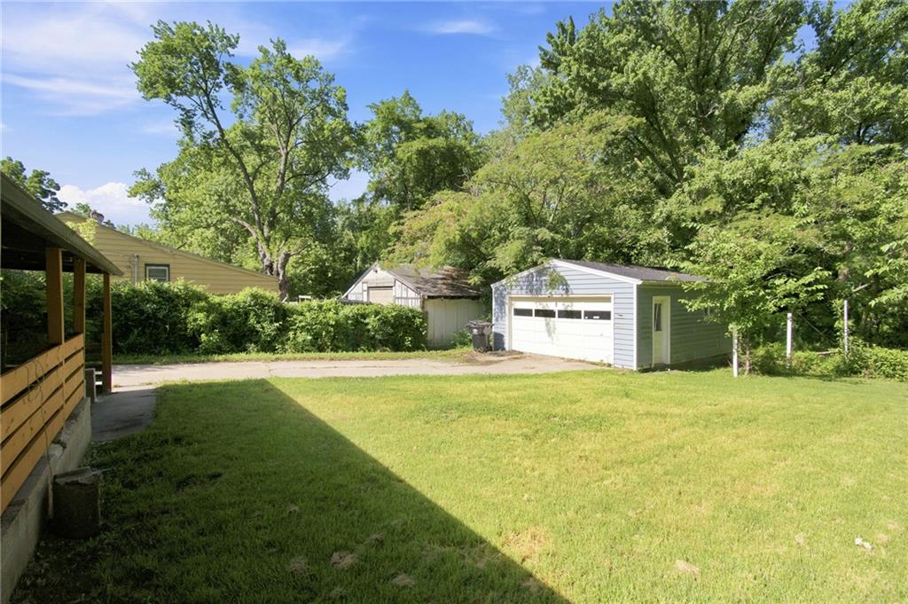 1704 S Brookside Avenue Property Photo 35