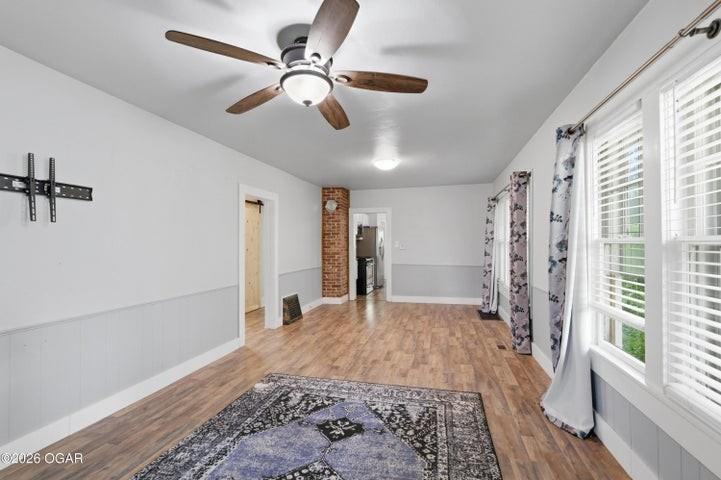 528 E 15th Street Property Photo 7