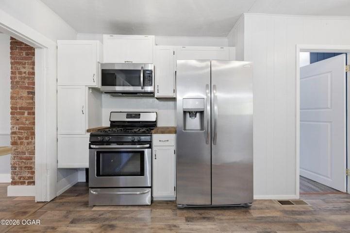 528 E 15th Street Property Photo 10