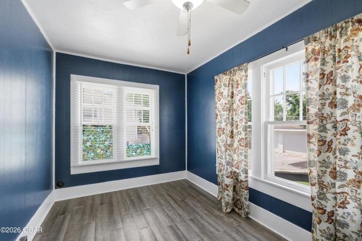 528 E 15th Street Property Photo 14