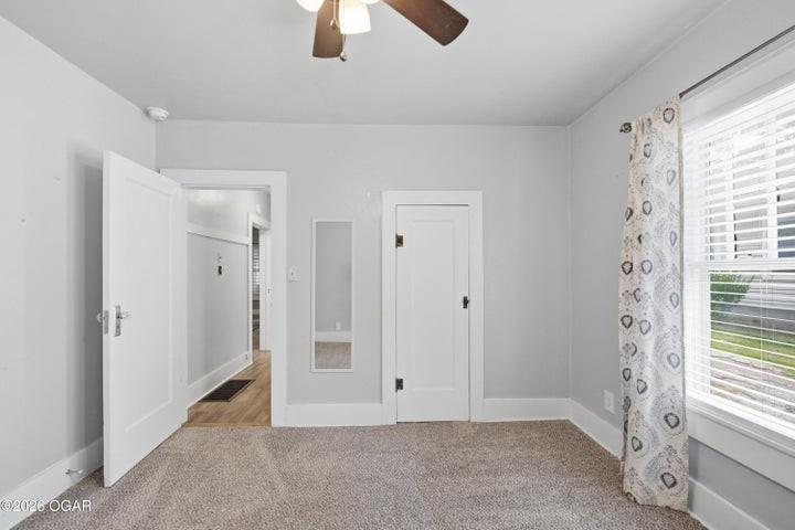 528 E 15th Street Property Photo 15