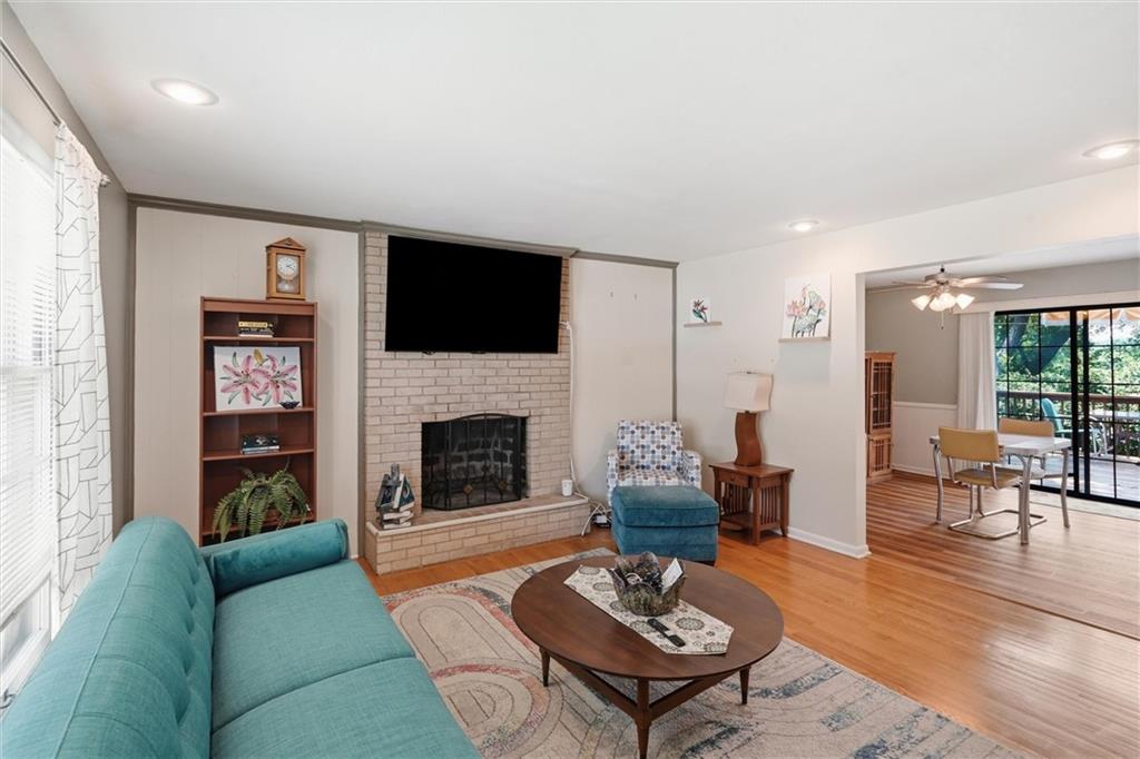 15 W 91st Terrace Property Photo 4