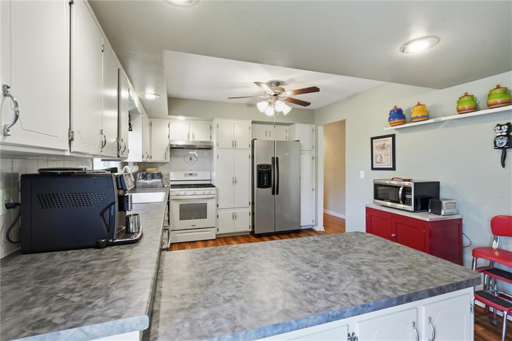 15 W 91st Terrace Property Photo 8