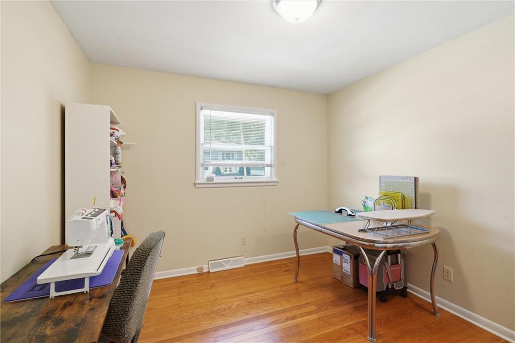 15 W 91st Terrace Property Photo 18