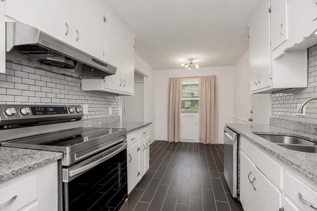 9733 Walnut Street Property Photo 9