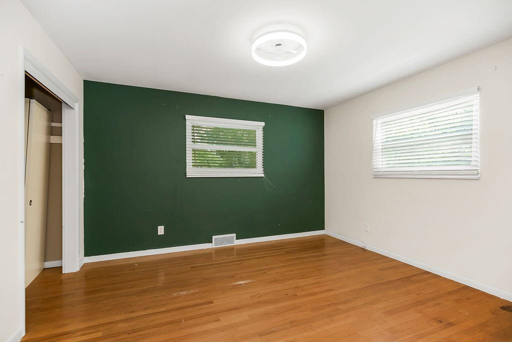 9733 Walnut Street Property Photo 16