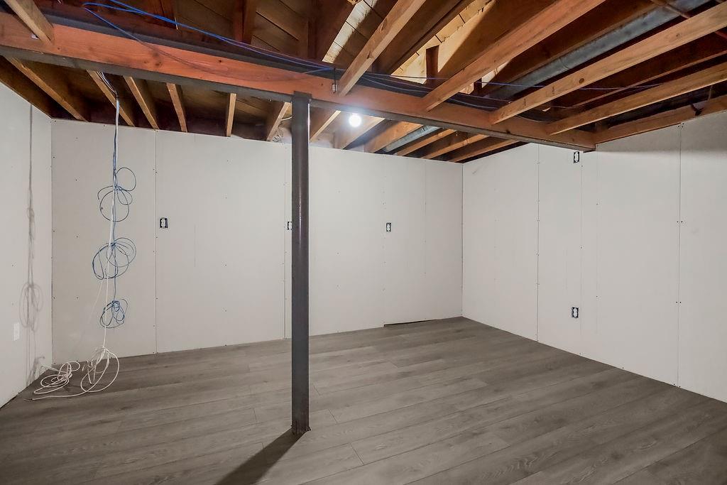 9733 Walnut Street Property Photo 24