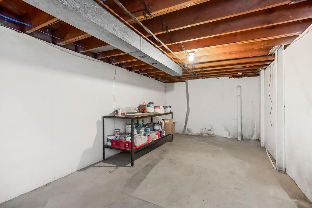 9733 Walnut Street Property Photo 25