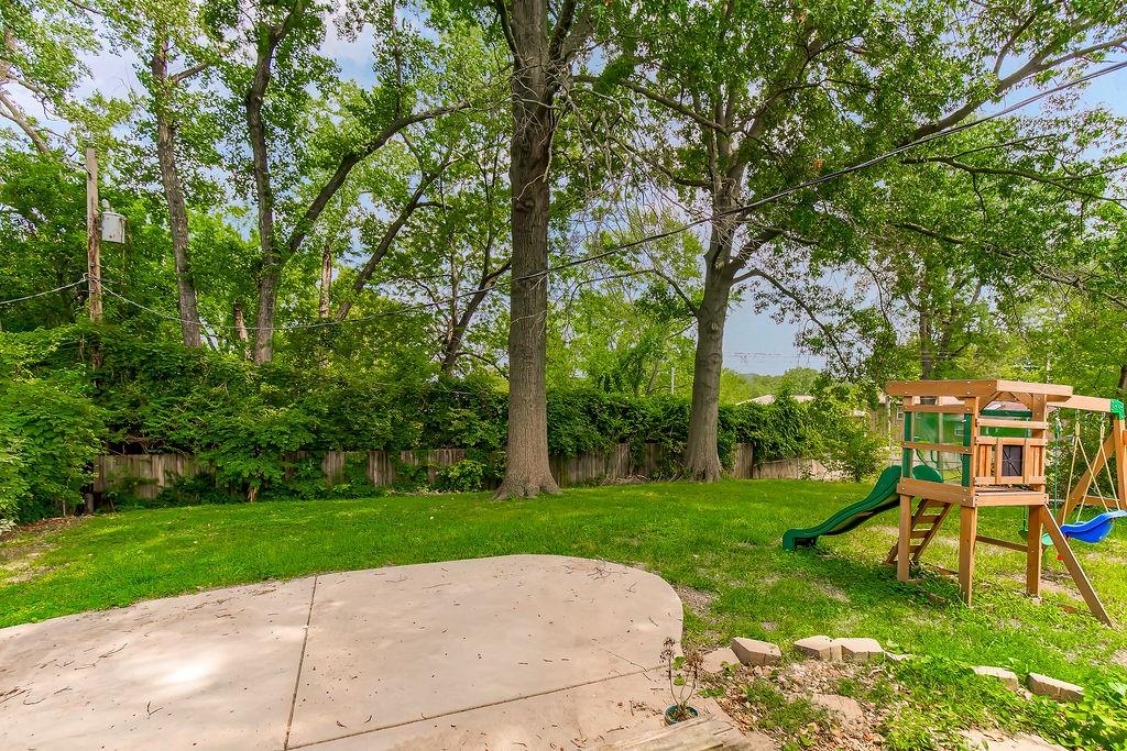 9733 Walnut Street Property Photo 29