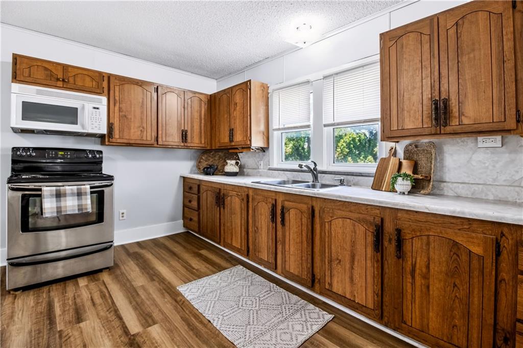 2203 Walnut Street Property Photo 6