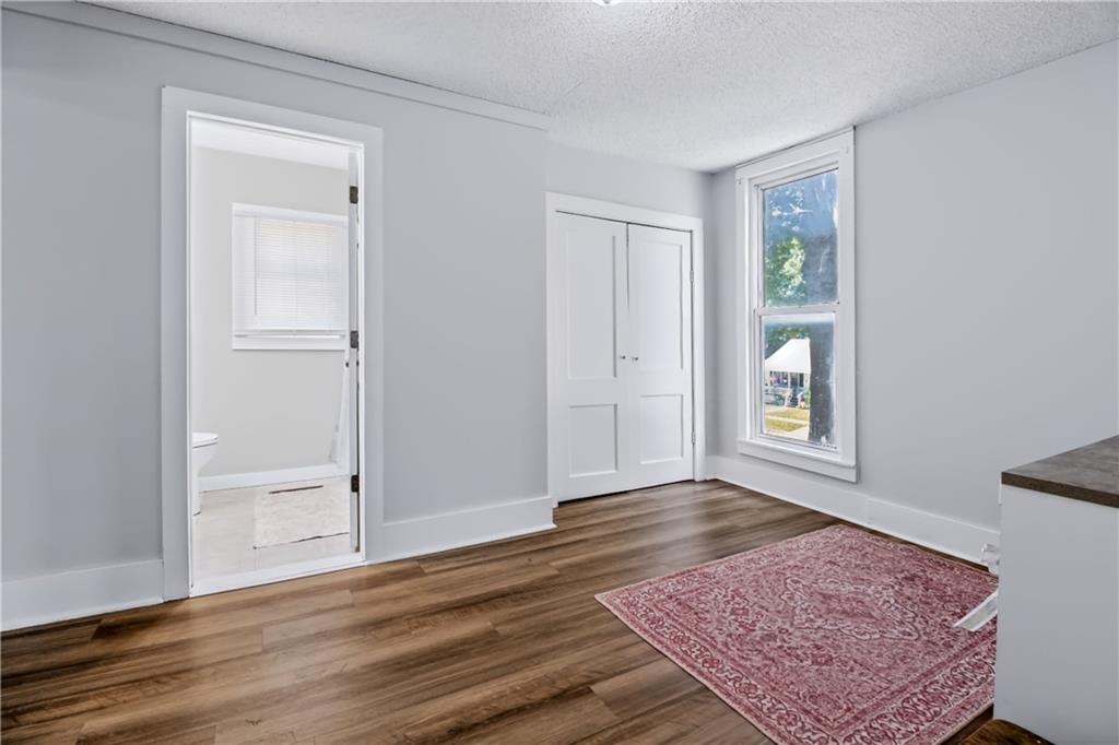 2203 Walnut Street Property Photo 8