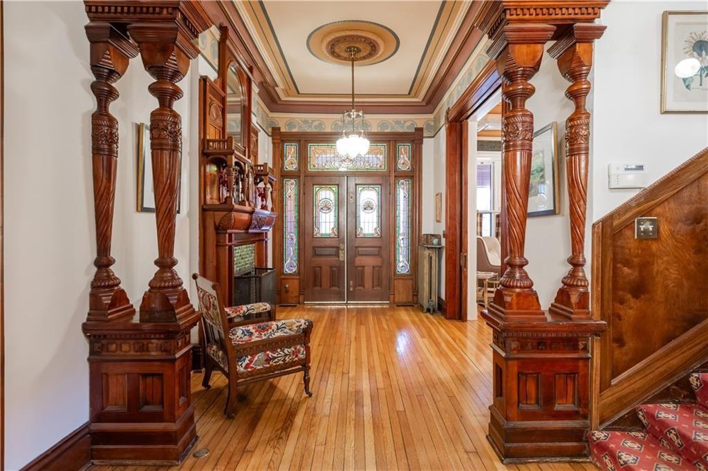 425 Gladstone Boulevard Property Photo 9