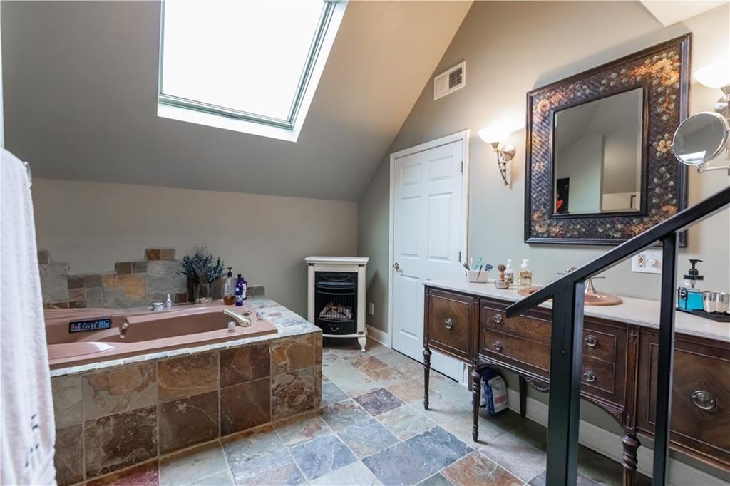425 Gladstone Boulevard Property Photo 42