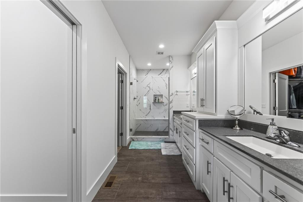 2309 Ne Colonnade Avenue Property Photo 19