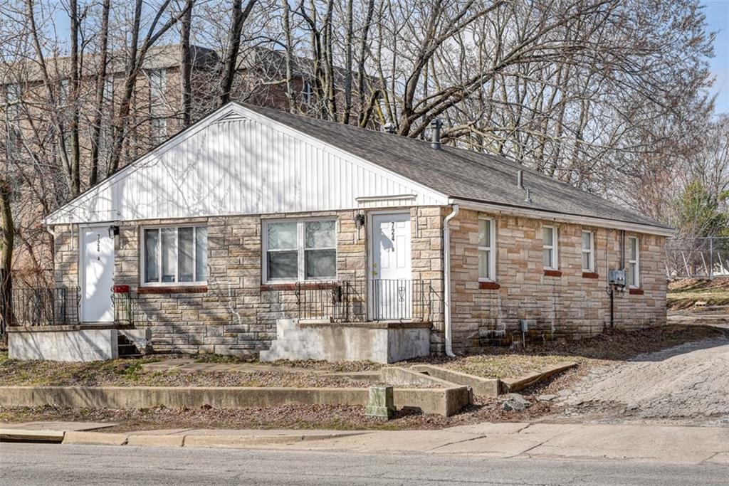 724 N Noland Road Property Photo 1