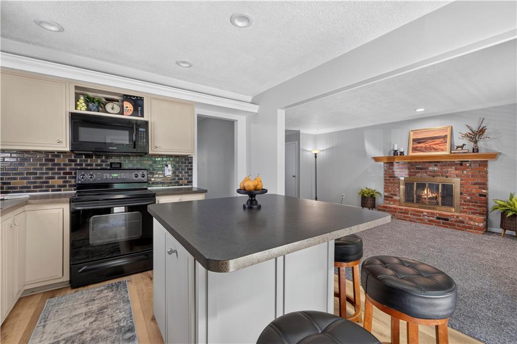 7815 Haskell Avenue Property Photo 10