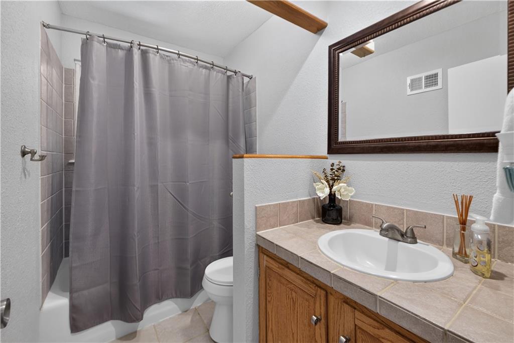 7815 Haskell Avenue Property Photo 21