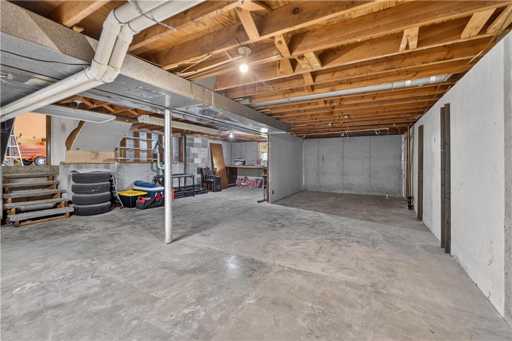 7815 Haskell Avenue Property Photo 25