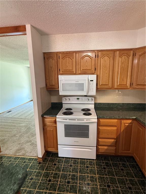 8512 E 91st Street Property Photo 10
