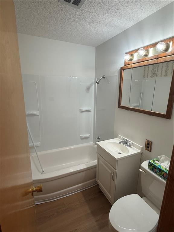 8512 E 91st Street Property Photo 15