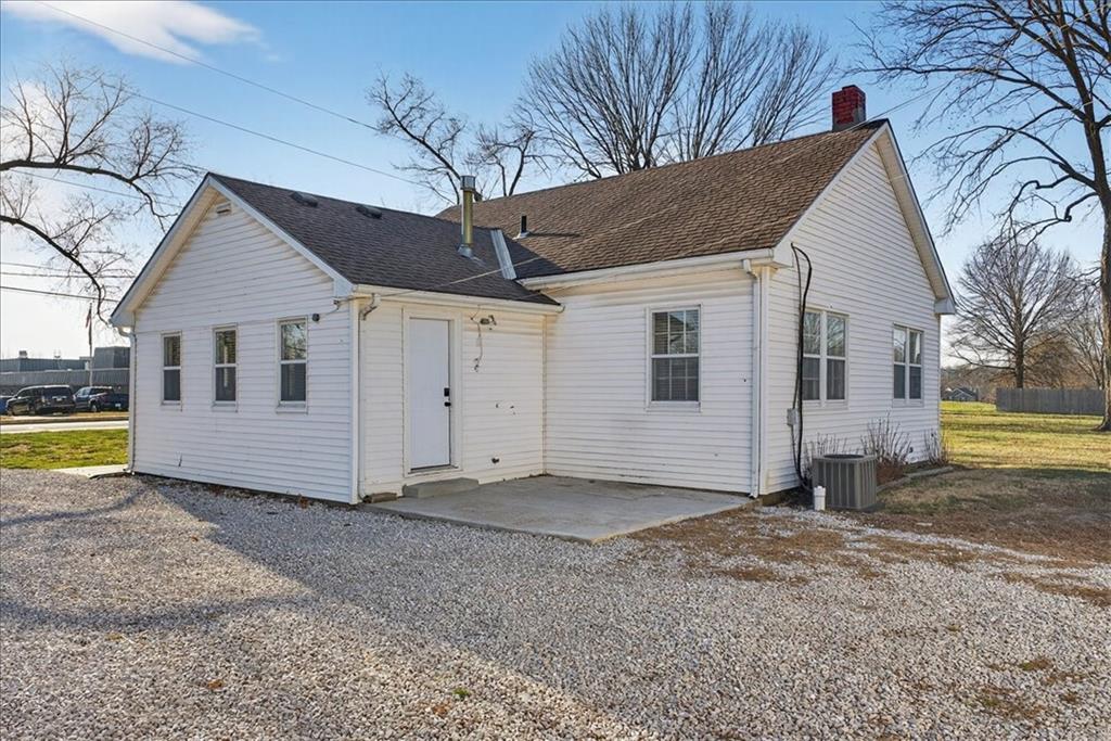 1490 Ne Independence Avenue Property Photo 6