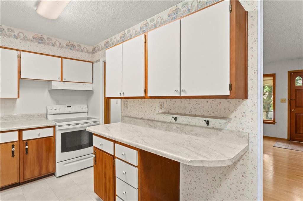 3917 S Spring Street Property Photo 14