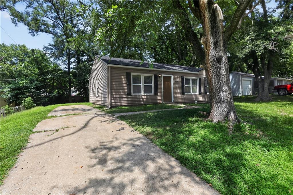 6014 Corona Avenue Property Photo 4