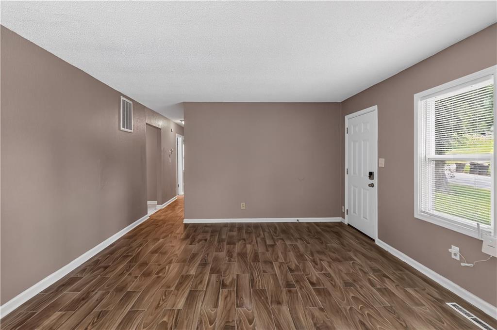 6014 Corona Avenue Property Photo 6