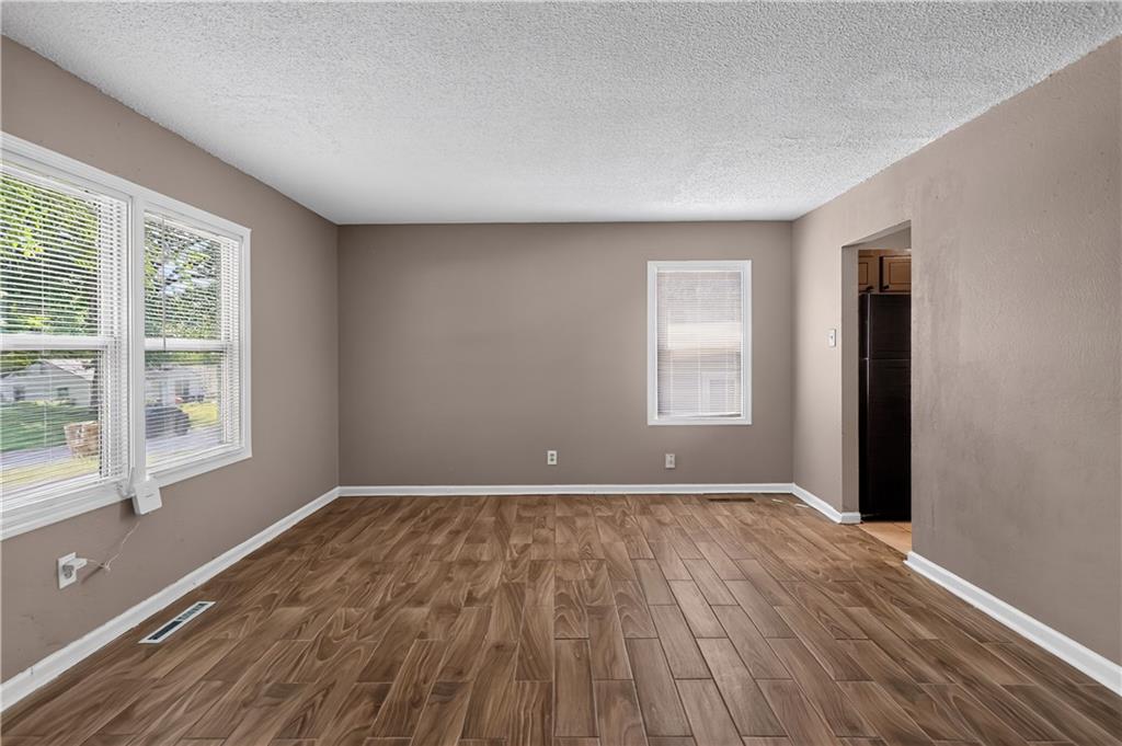 6014 Corona Avenue Property Photo 8