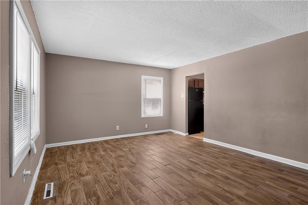 6014 Corona Avenue Property Photo 10