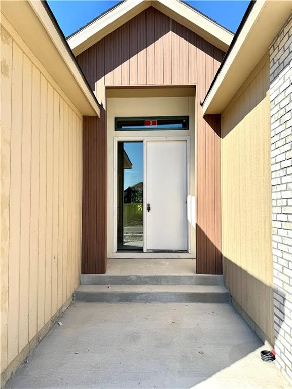 9004 N Everton Avenue Property Photo 2