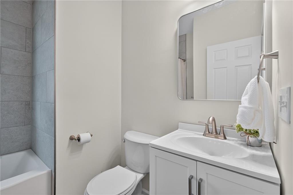 4521 Gibbs Road Property Photo 13