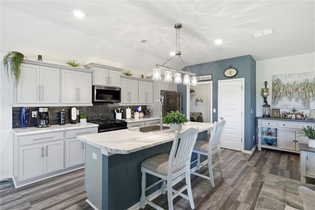 716 Bentley Drive Property Photo 10
