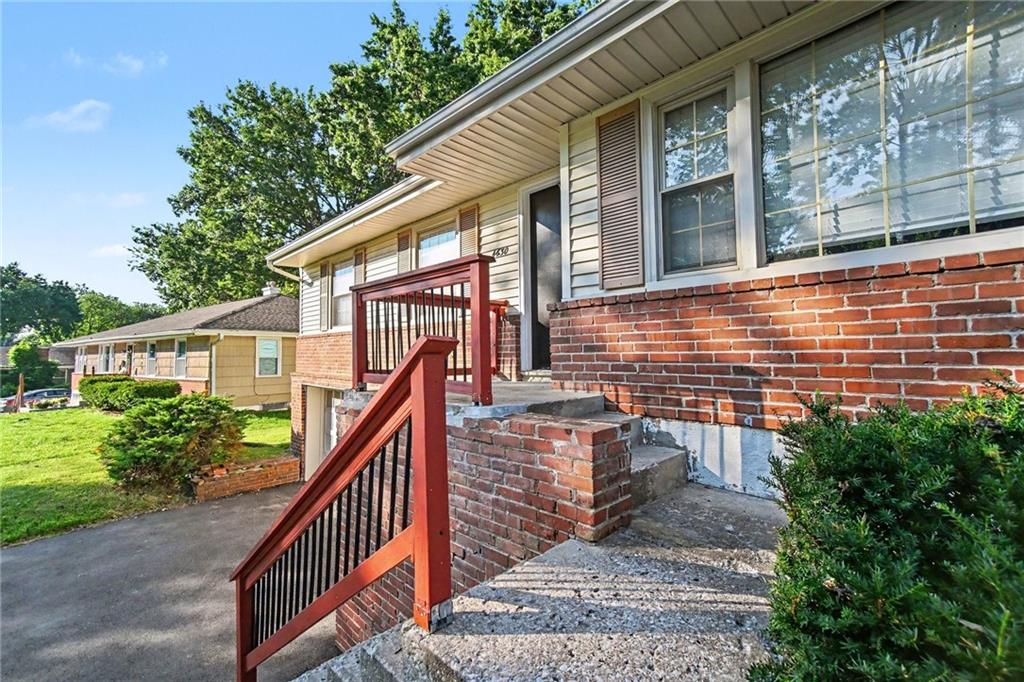 4630 Ne Gladstone Avenue Property Photo 14
