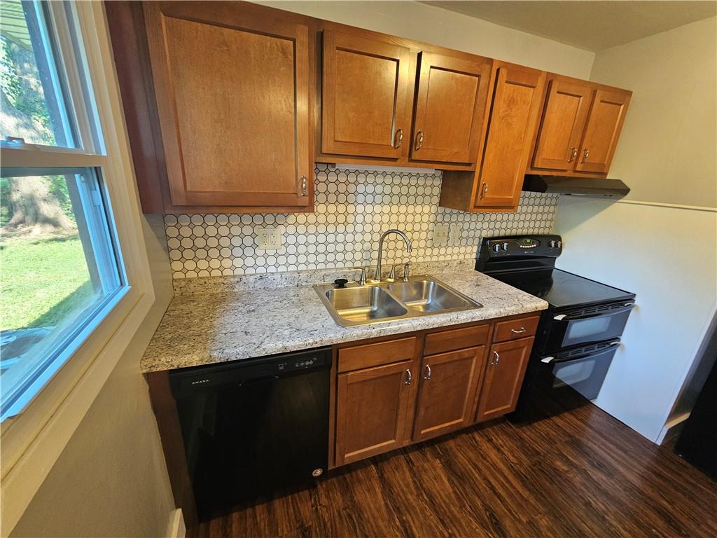 306 Pacific Drive Property Photo 9