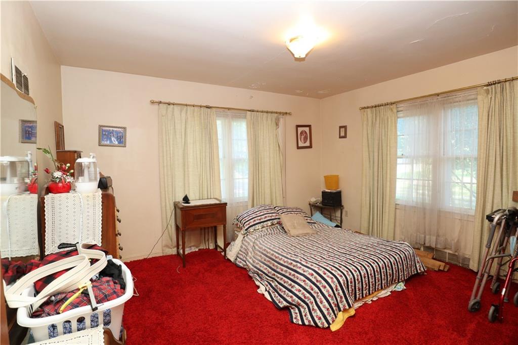 115 E 8th Street Property Photo 6