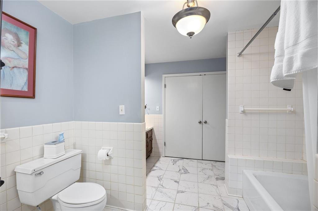 2204 S Taylor Street Property Photo 22