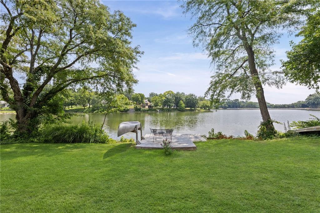 6829 Lakeshore Drive Property Photo 2