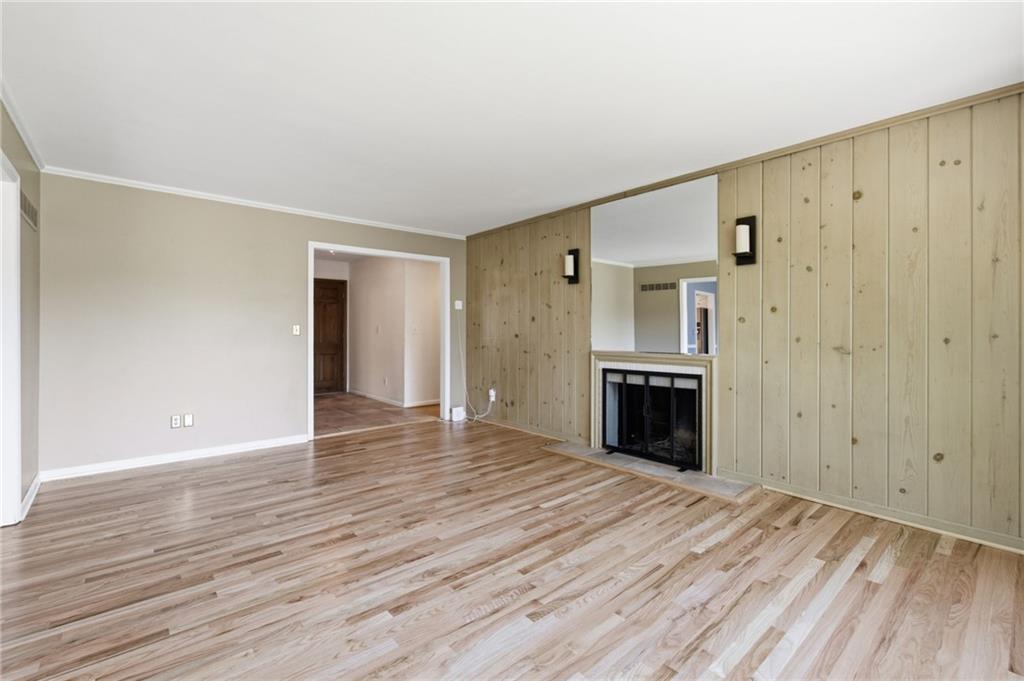 6829 Lakeshore Drive Property Photo 9