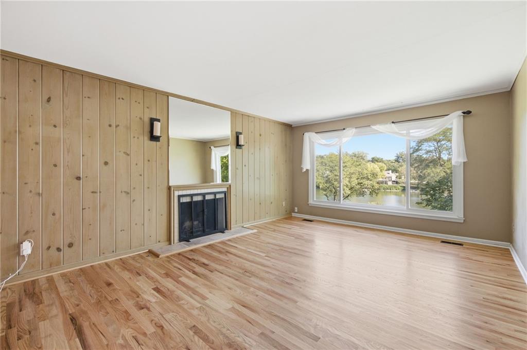 6829 Lakeshore Drive Property Photo 10