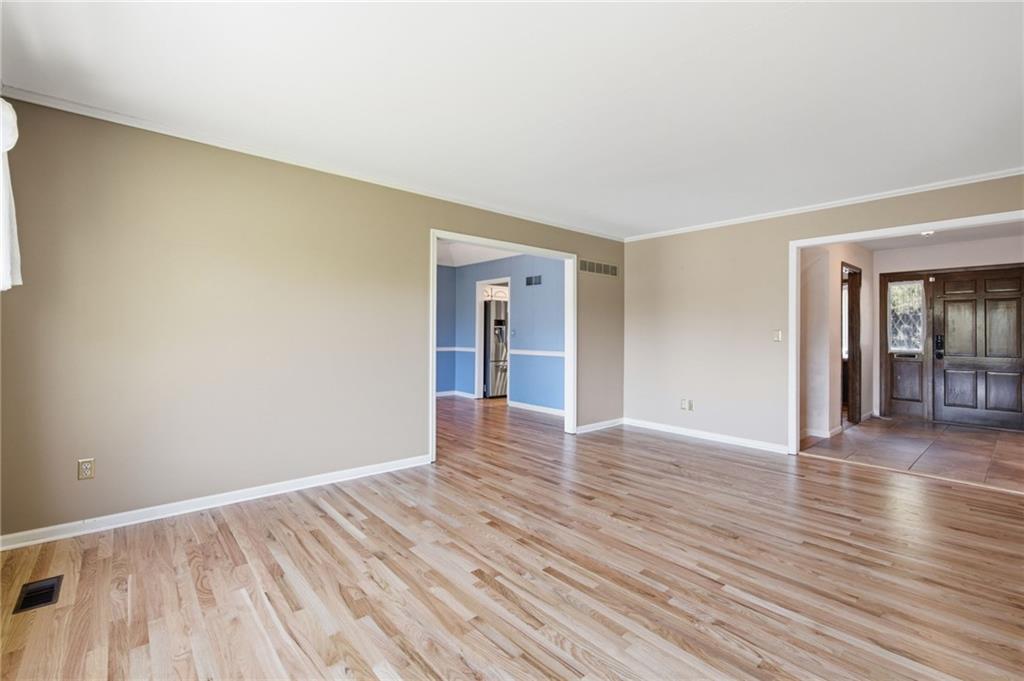 6829 Lakeshore Drive Property Photo 12