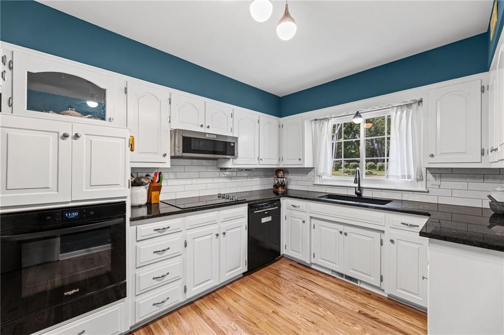 6829 Lakeshore Drive Property Photo 14