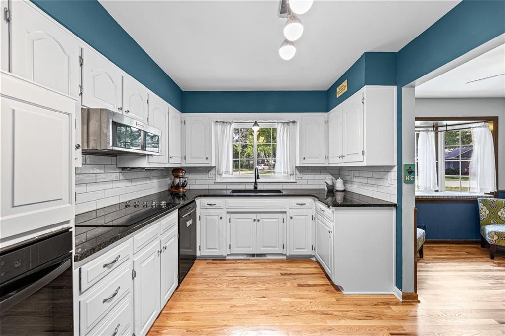 6829 Lakeshore Drive Property Photo 15