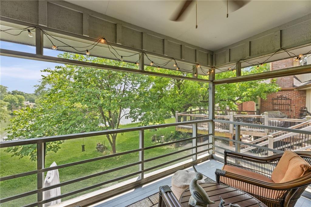 6829 Lakeshore Drive Property Photo 18