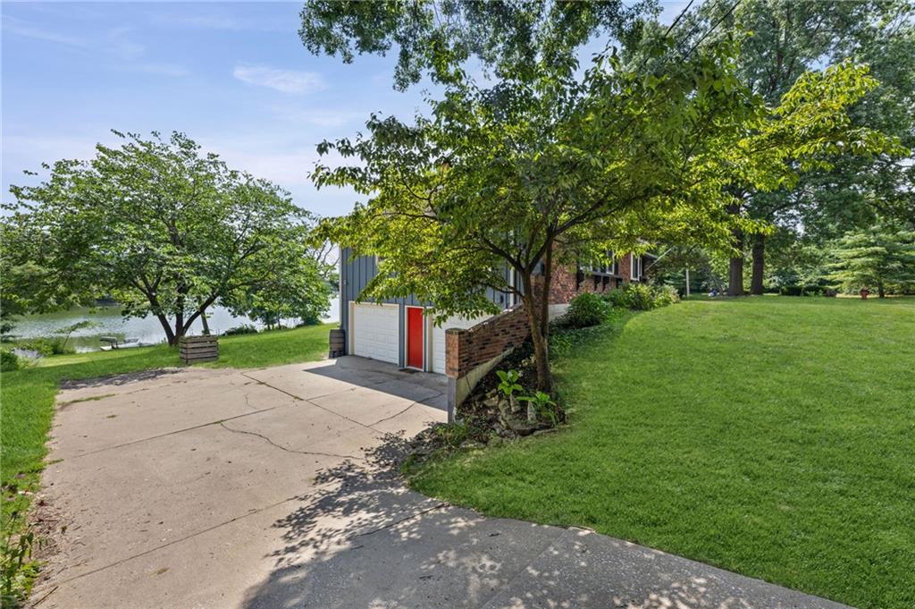 6829 Lakeshore Drive Property Photo 45