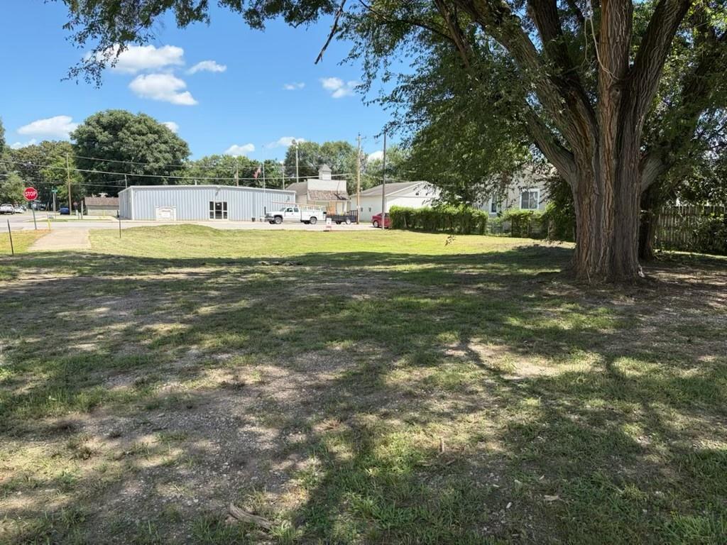 301 Main Street Property Photo 7