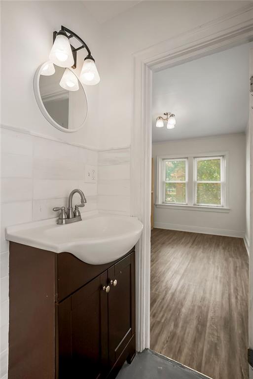 700 W 48th Street Property Photo 15